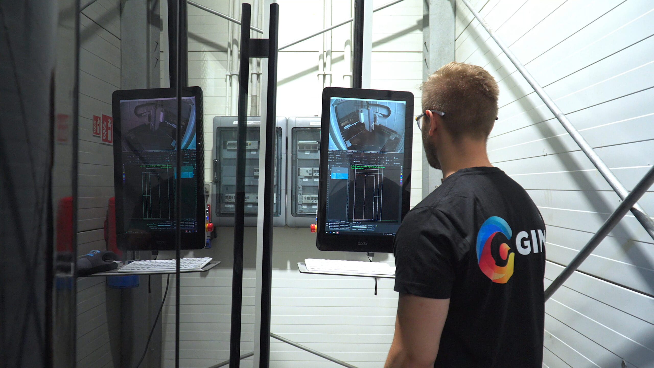 Producent maszyn przemysłowych - cięcie blach wycinarką laserową